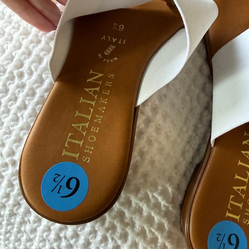 Italian Shoemakers White Thong Slide Sandals | Size 6.5 | NWT - Picture 2 of 3